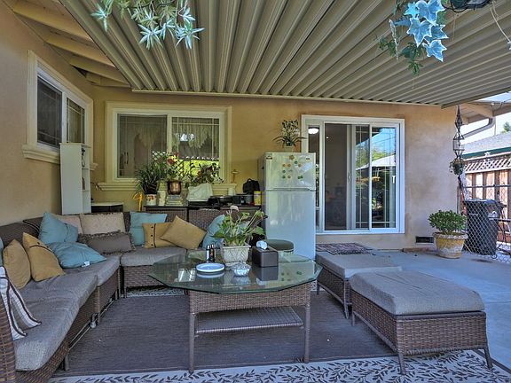 2nd image of 6088 Salida Del Sol