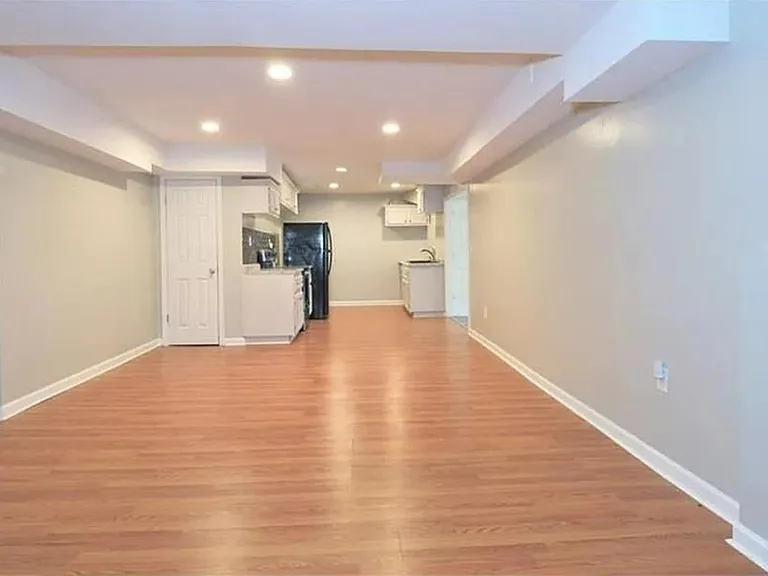 2945 Riverbend Dr — Photo 5