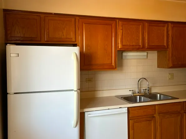503 Dempster St APT 1S, Mount Prospect, IL 60056