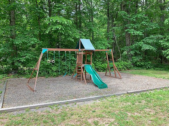 Play yard