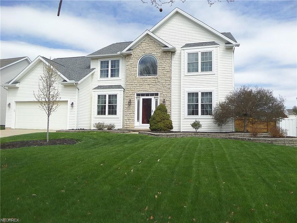 1st image of 387 Farmington Cir
