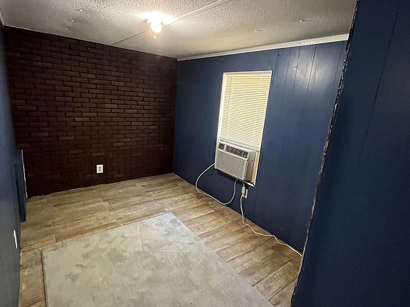 4th image of 413 Deer Ln #413A