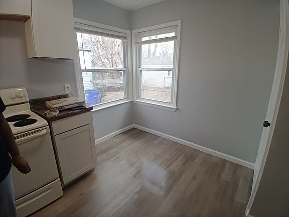 4th image of 19500 Lahser Rd