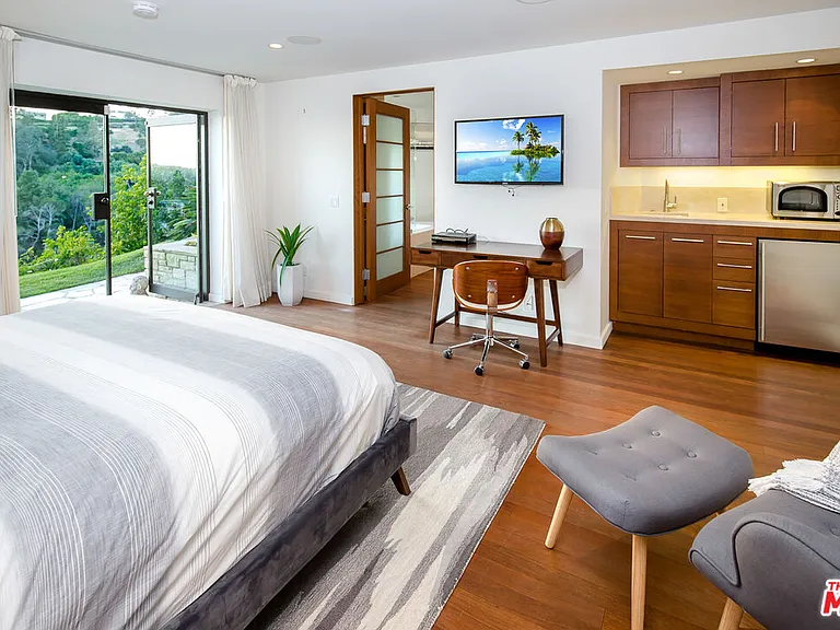 1131 Miradero Rd — Photo 31
