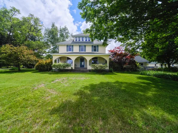 1912 S Scenic Hwy, Frankfort, MI 49635