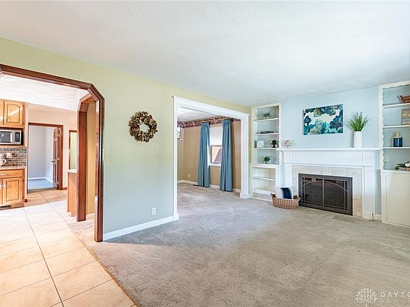 3rd image of 1053 Broadmoor Dr