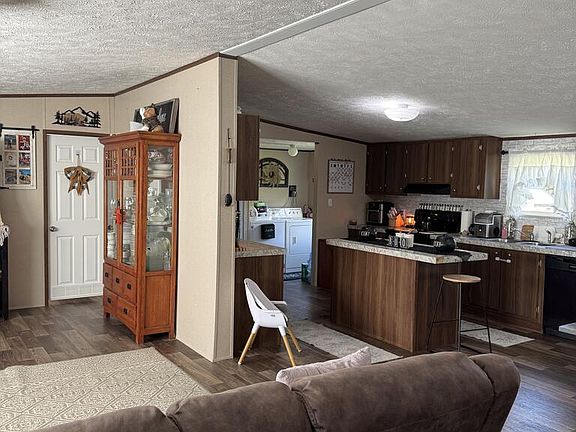 2nd image of 377 Choctaw Ln