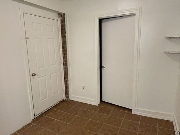 5th image of 169 Hummingbird Ave Unit A