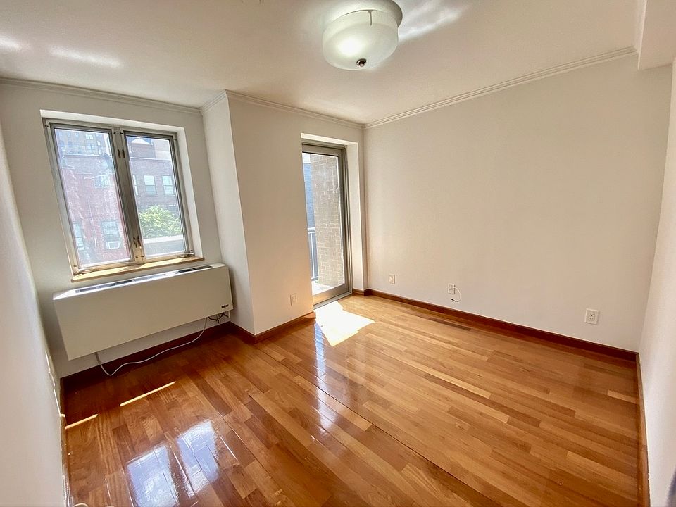 1st image of 209 W 20th St #6E