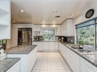 3831 San Augustine Dr, Glendale, CA 91206