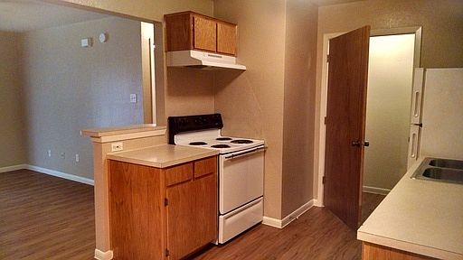 3rd image of 1601 N Main St APT A