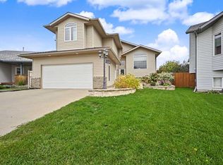 6629 SW 97th St, Grande Prairie, AB T8W 2W2