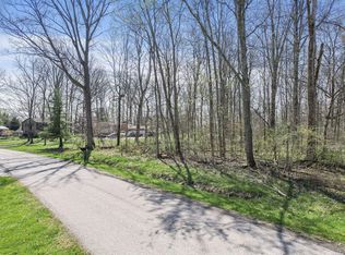 11733 Julie Dr NW, Baltimore, OH