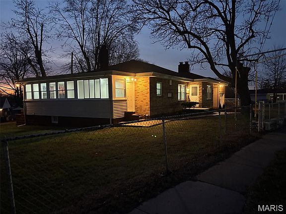 3rd image of 2555 Telegraph Rd