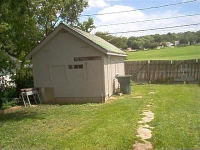 3rd image of 150 N Garland Ave