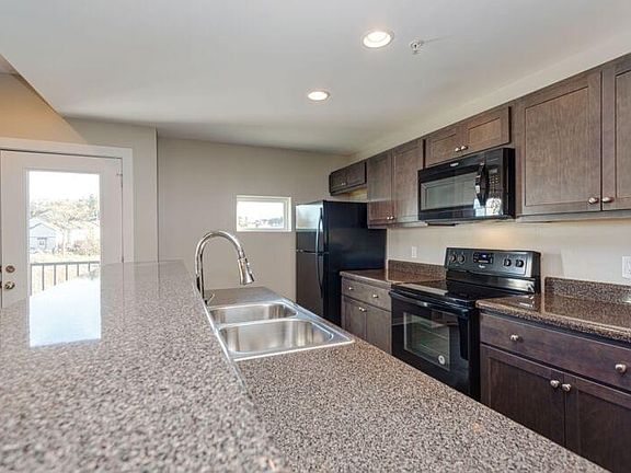 4th image of 2325 Zermatt Ave #4080775