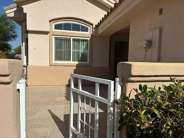 1 bed, 1063 sqft, $2,500 — Photo 2