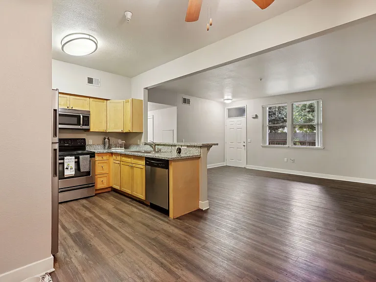 SEVILLE AT MACE RANCH — Photo 10