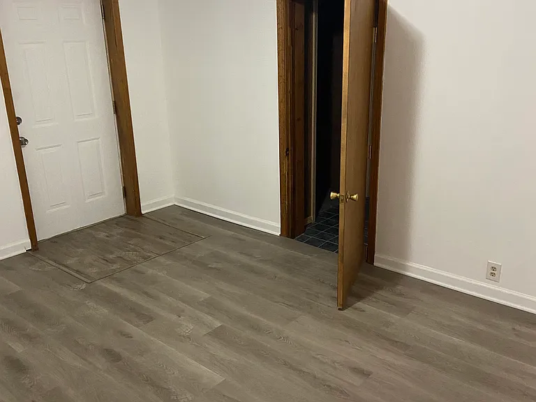 135 N Meridian St #8 — Photo 6