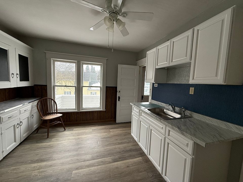 Look at all the cabinet space!