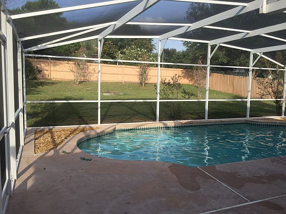 3rd image of 944 Park Valley Cir