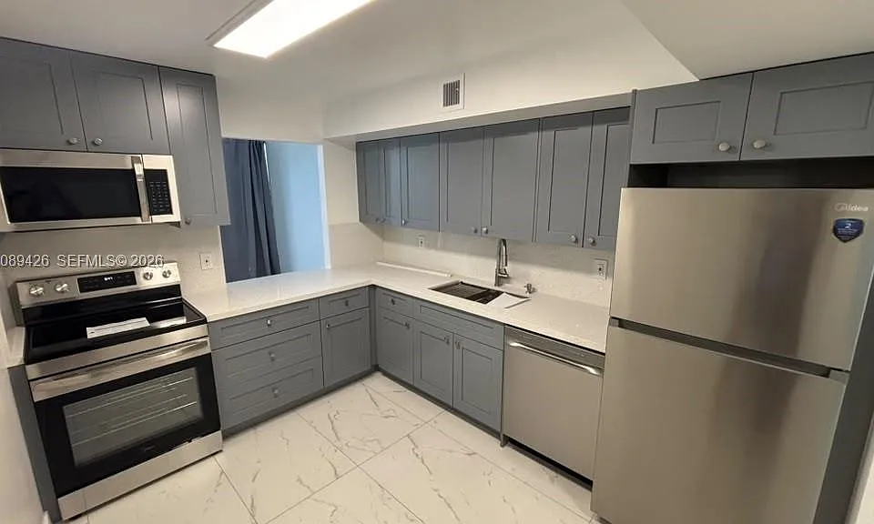 701 Three Islands Blvd #320