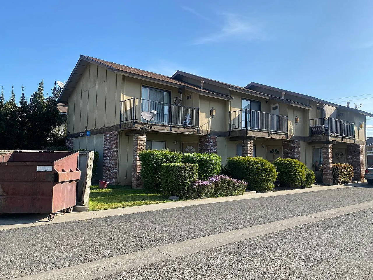 290 North Conley Street - 3 — Photo 3