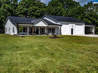 1004 Breeden Rd, Charlotte, TN 37036
