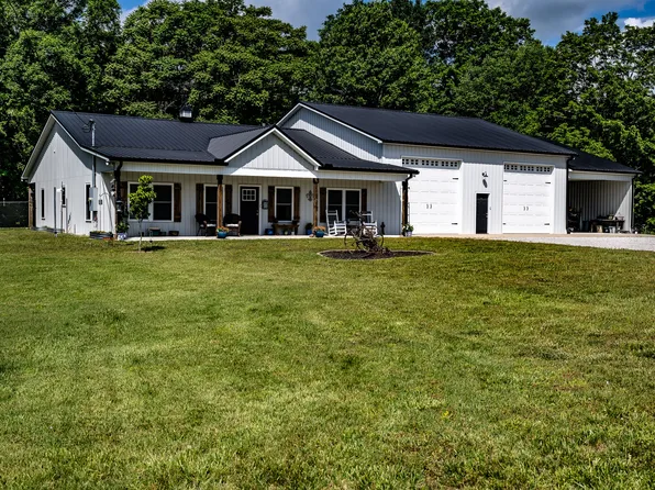 1004 Breeden Rd, Charlotte, TN 37036