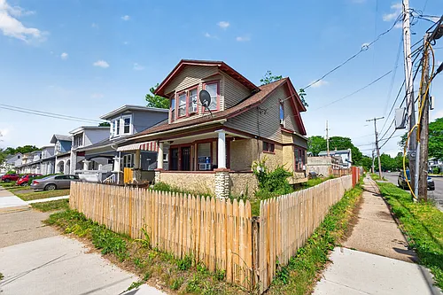 27 McKinley St #1 Photo 1