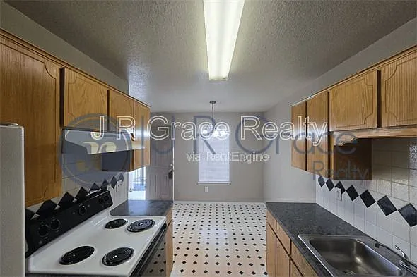 Building Photo - 1306 Dugger Cir