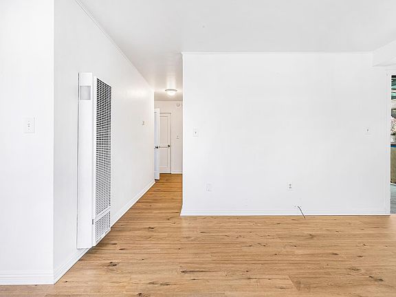 3rd image of 182 - 186 Torzelli Lane