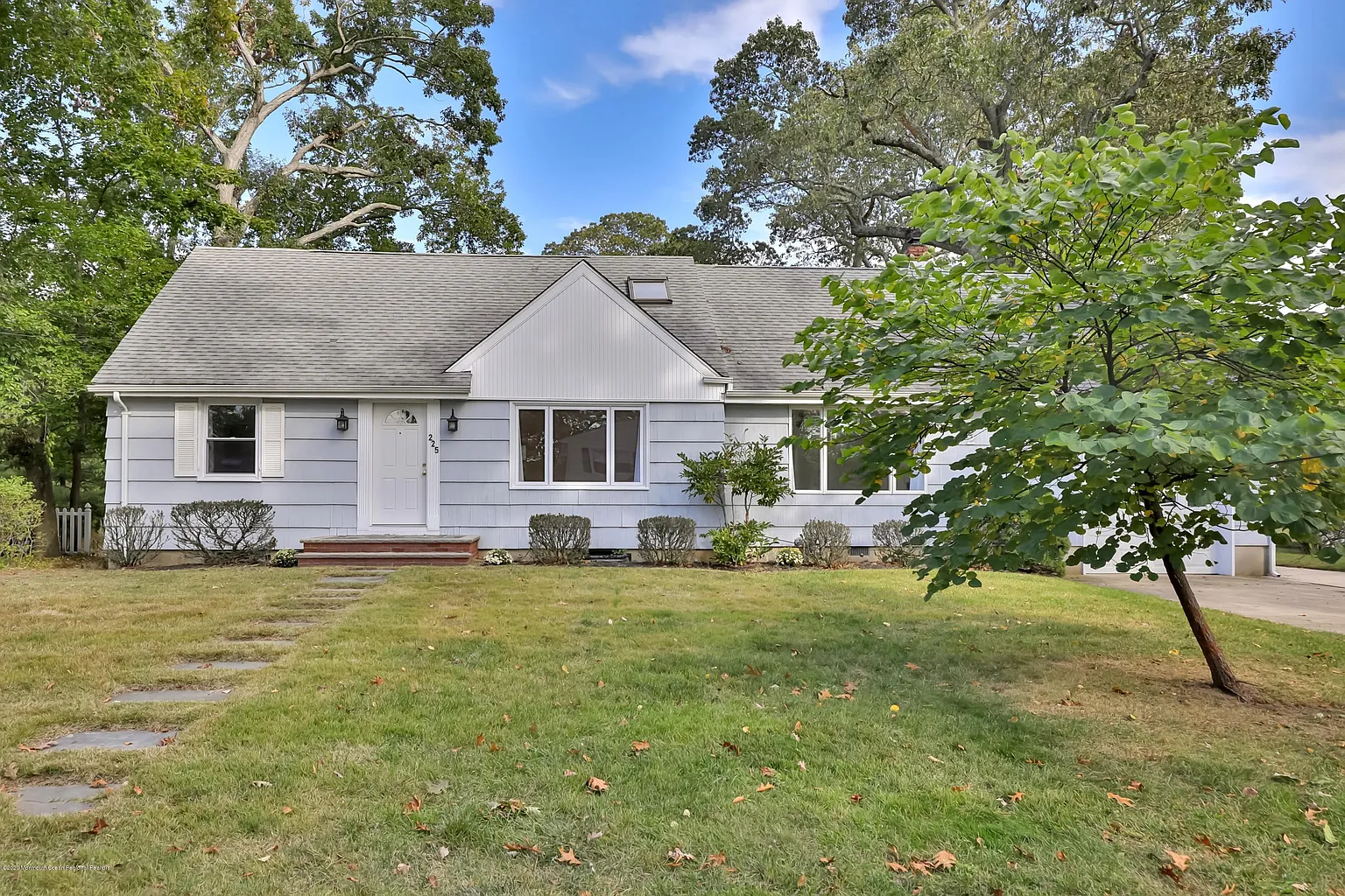 225 Delaware Ave photo 1