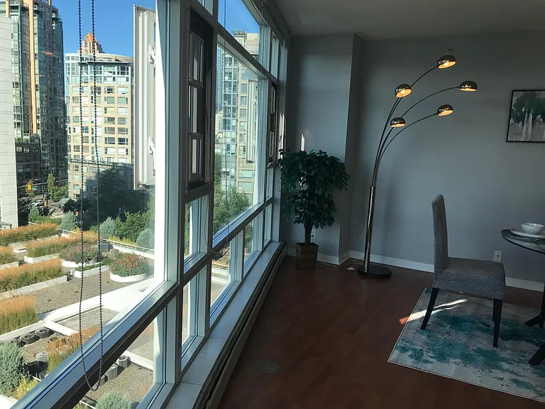 198 Aquarius Mews — Photo 40