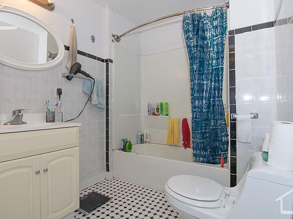 5th image of 322 Saint Paul St #1Z