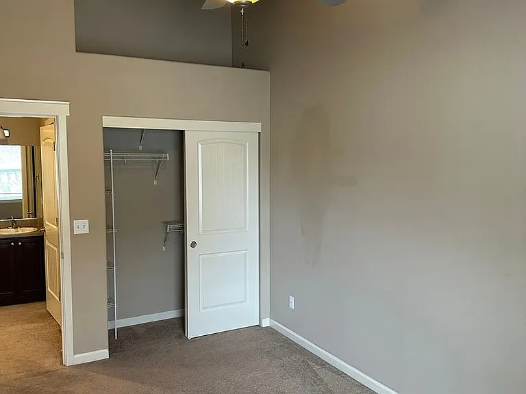 University Townhomes — Photo 19