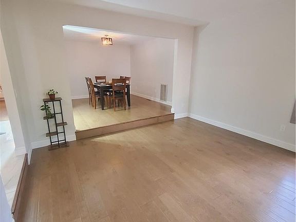 4th image of 1009 Ranchero Rd