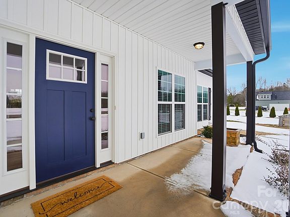 3rd image of 1181 W Mount Gallant Rd