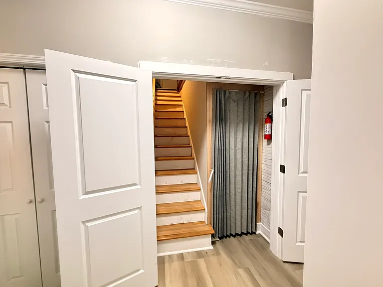 312 N Sumner St — Photo 14