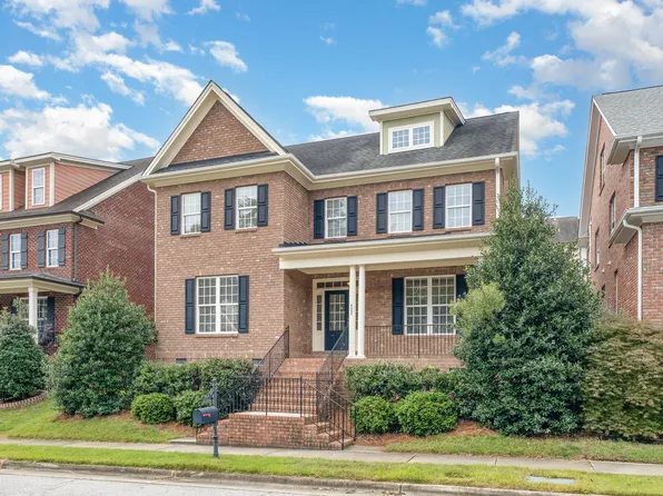 402 Village Loop Dr, Apex, NC 27502