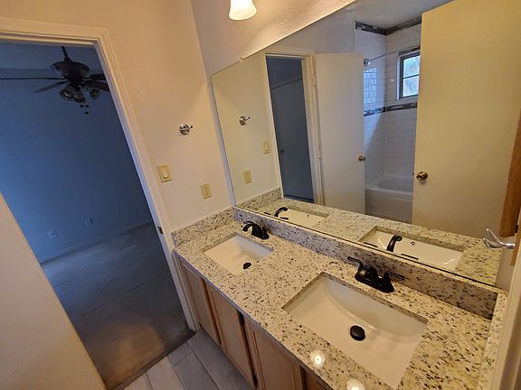4th image of 501 Las Cruces Dr