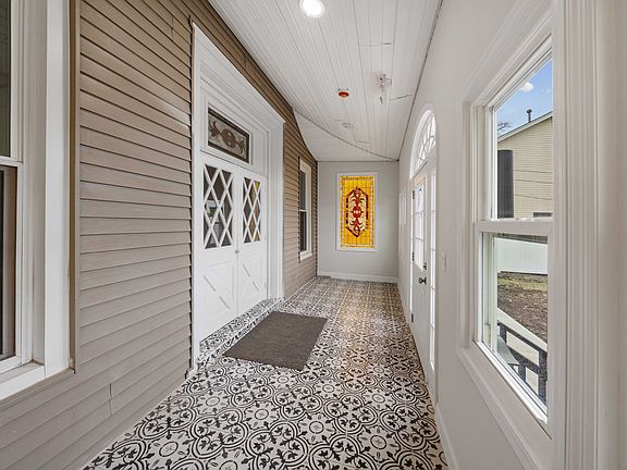 3rd image of 1044 Woodland Ave #1