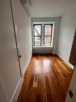 Rented by Delmark Realty LLC | media 19