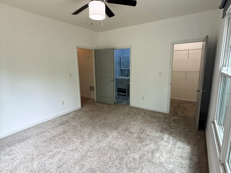 449 Atwood St SW — Photo 2
