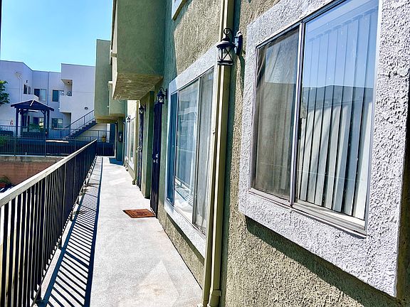 2nd image of 5229 Riverton Ave #7