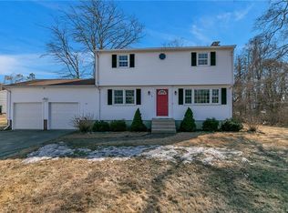 35 Cedar Rd, Clinton, CT 06413