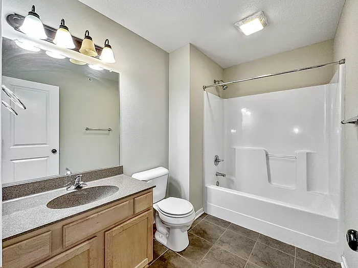 207 NE 45th Ln — Photo 6