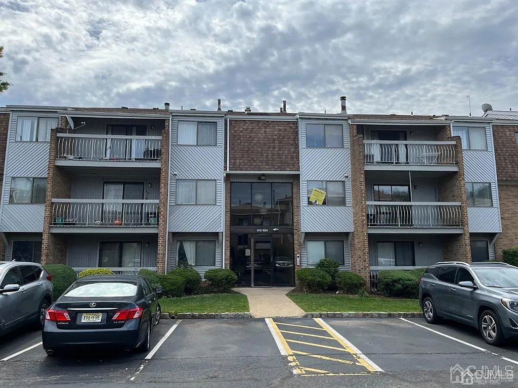 2 bed, 2.0 bath, 1275 sqft, $2,300 — Photo 3