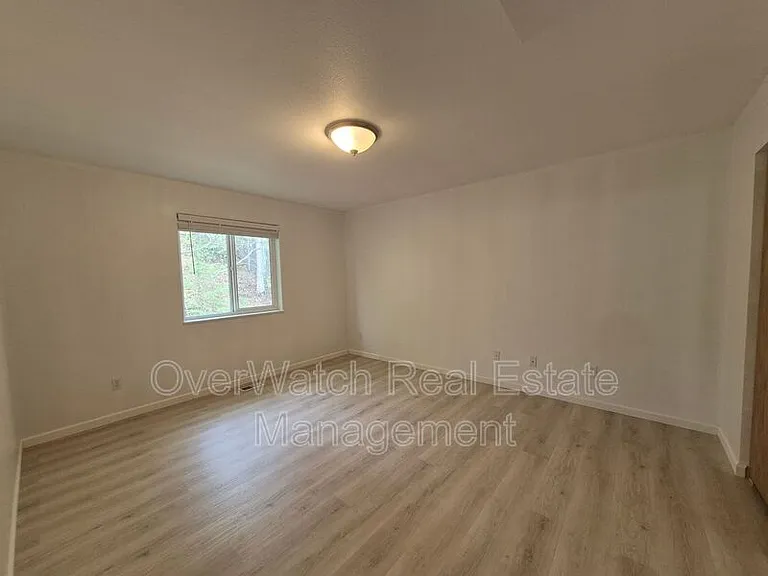 7021 Howard Ave — Photo 9