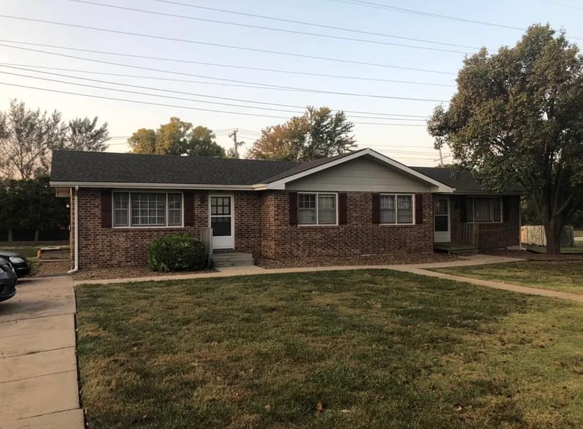 2 bed, 920 sqft, $900 — Photo 3